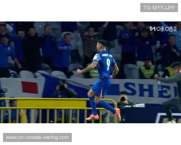 申花开场闪击路易斯头球破门 锁定主场胜利 申花开场闪击路易斯头球破门 锁定主场胜利